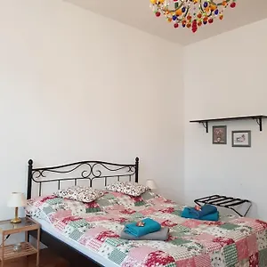  Apartment 1090